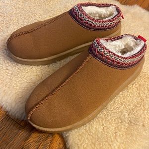 Faux suede/sherpa slippers